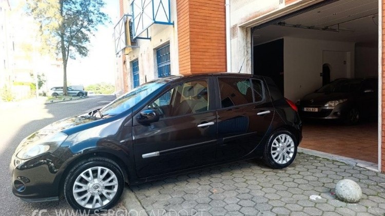 Renault Clio 1.2 16V 75 CV Dynamique S GPS