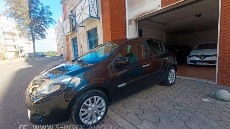 Renault Clio 1.2 16V 75 CV Dynamique S GPS