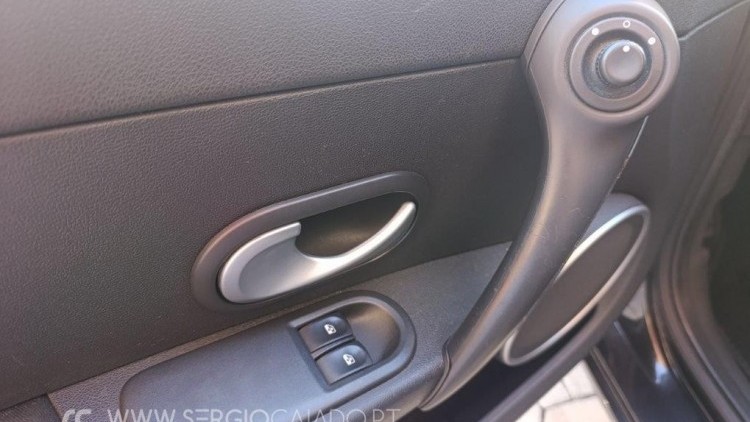 Renault Clio 1.2 16V 75 CV Dynamique S GPS