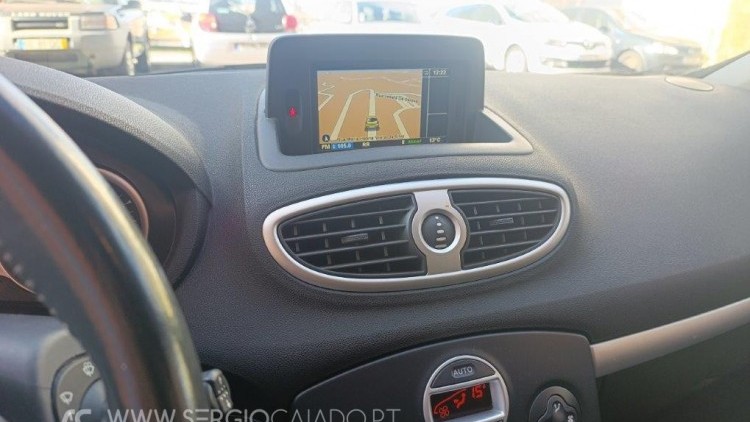 Renault Clio 1.2 16V 75 CV Dynamique S GPS