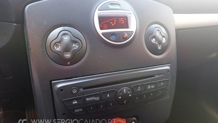 Renault Clio 1.2 16V 75 CV Dynamique S GPS
