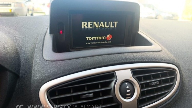 Renault Clio 1.2 16V 75 CV Dynamique S GPS