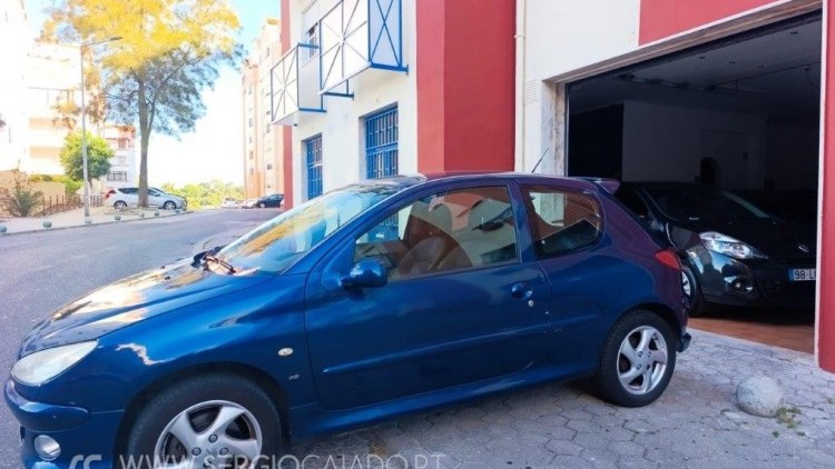Peugeot 206 XS 2.0 HDi 90 CV 3 Portas 5 Lugares